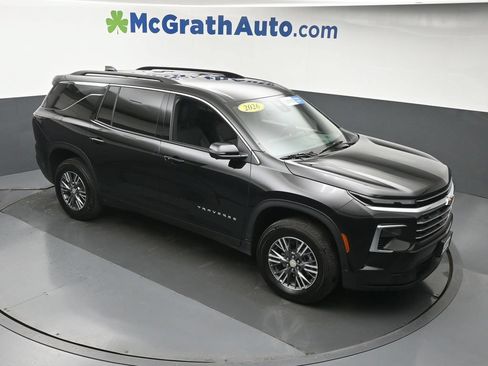 Used 2026 Chevrolet Traverse LT w/ Driver Confidence Package AWD/4WD image 3