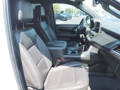 Used 2024 Chevrolet Suburban Z71 w/ Luxury Package AWD/4WD image 21