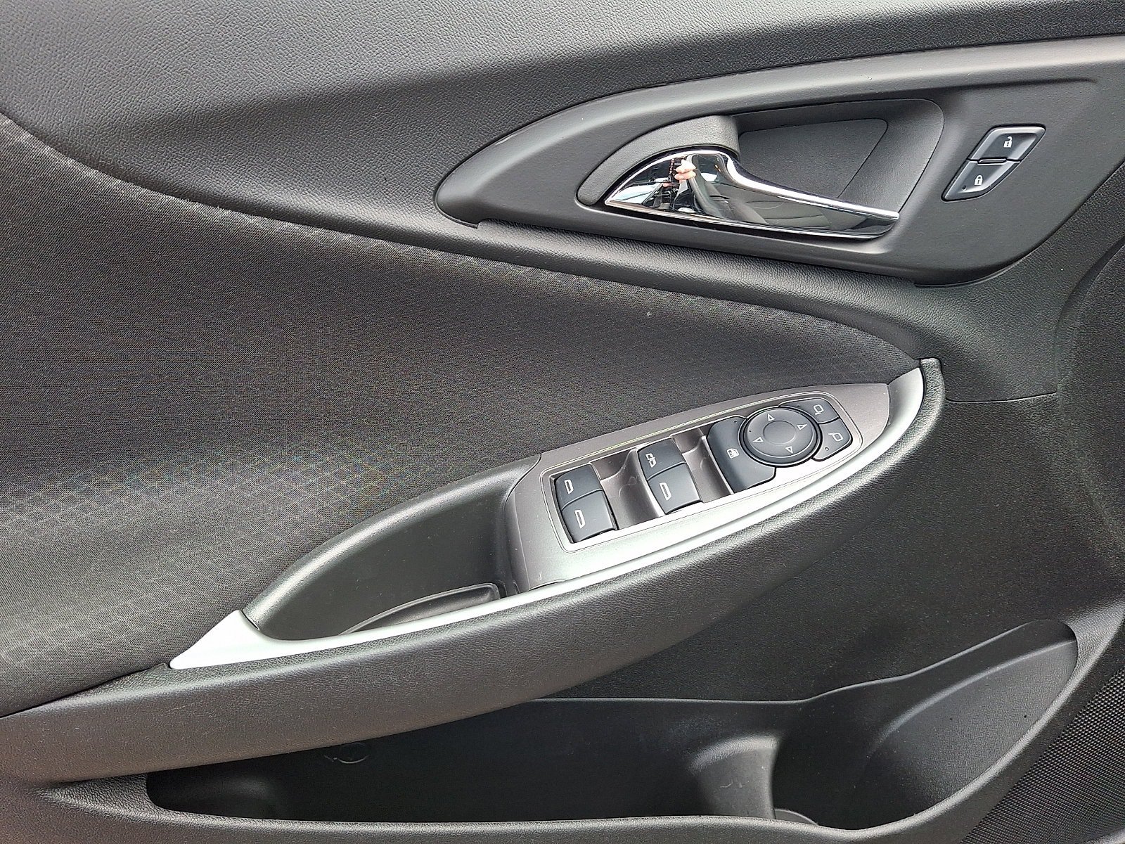 Used 2025 Chevrolet Malibu LT FWD image 12