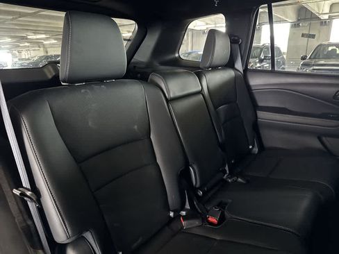 Used 2024 Honda Passport EX-L image 25
