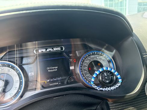 Used 2020 RAM 1500 Limited w/ Black Appearance Package AWD/4WD image 6