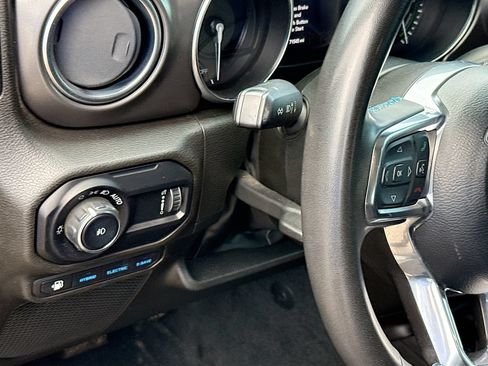 Used 2023 Jeep Wrangler Unlimited Rubicon 4xe AWD/4WD image 11