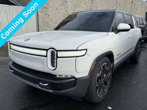 Used 2023 Rivian R1S Adventure image 3