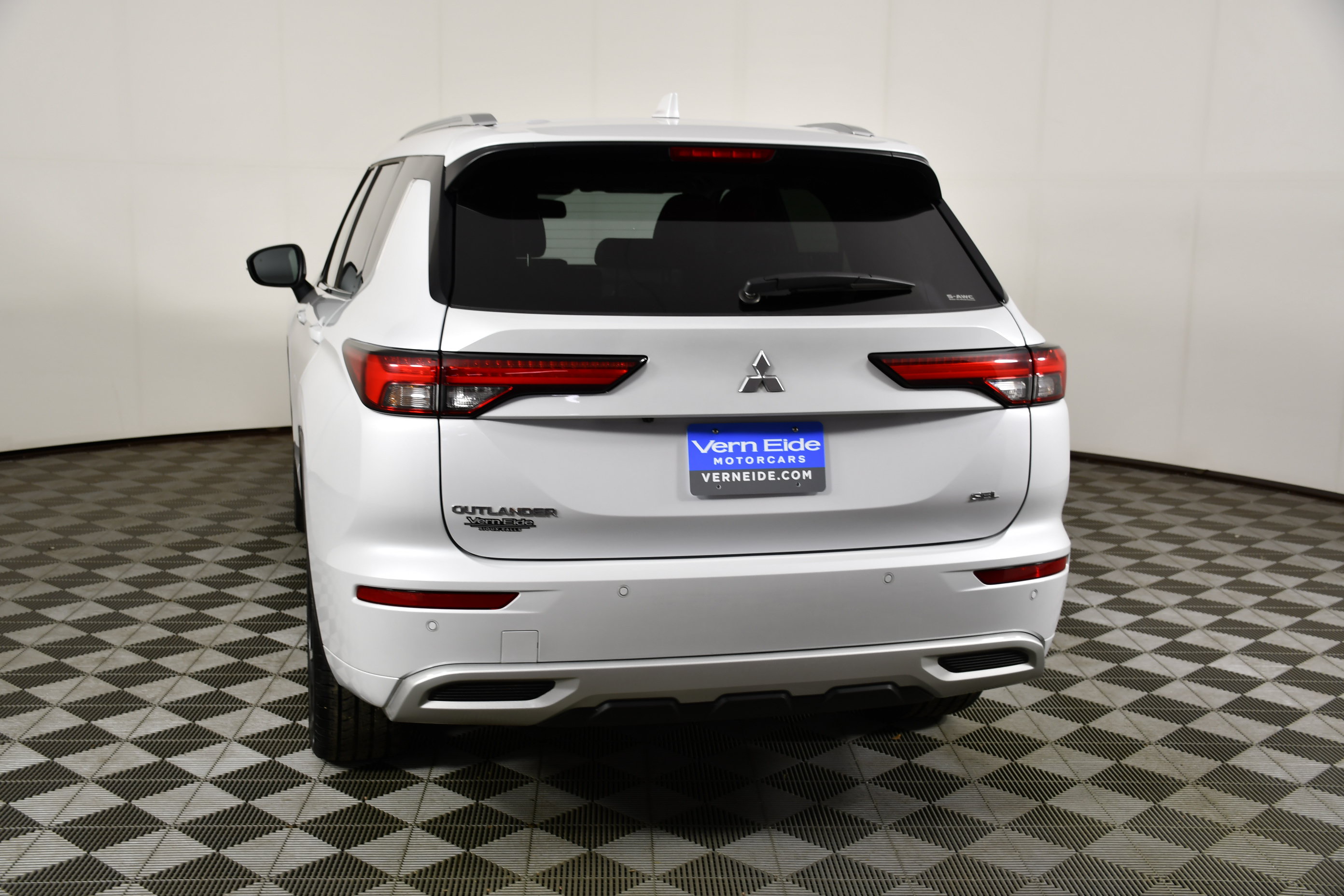 Used 2024 Mitsubishi Outlander SEL AWD/4WD image 7