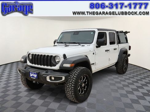 Used 2025 Jeep Gladiator Sport AWD/4WD image 1