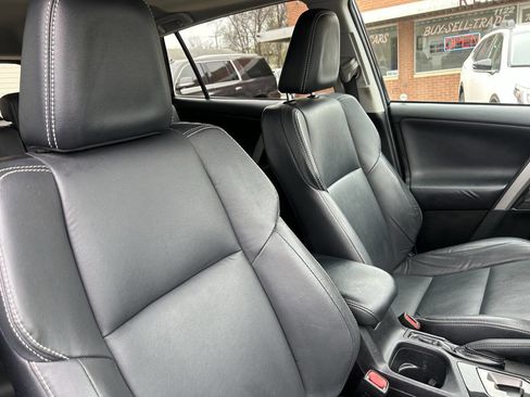 Used 2017 Toyota RAV4 Limited image 36