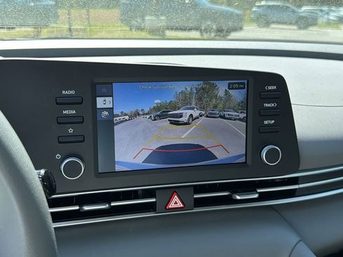 New 2026 Hyundai Elantra SE FWD image 25