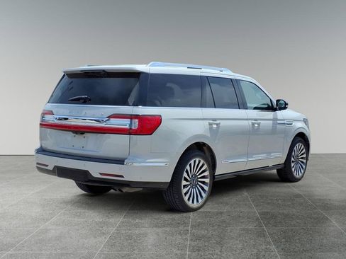 Used 2021 Lincoln Navigator Reserve w/ Luxury Package RWD image 4