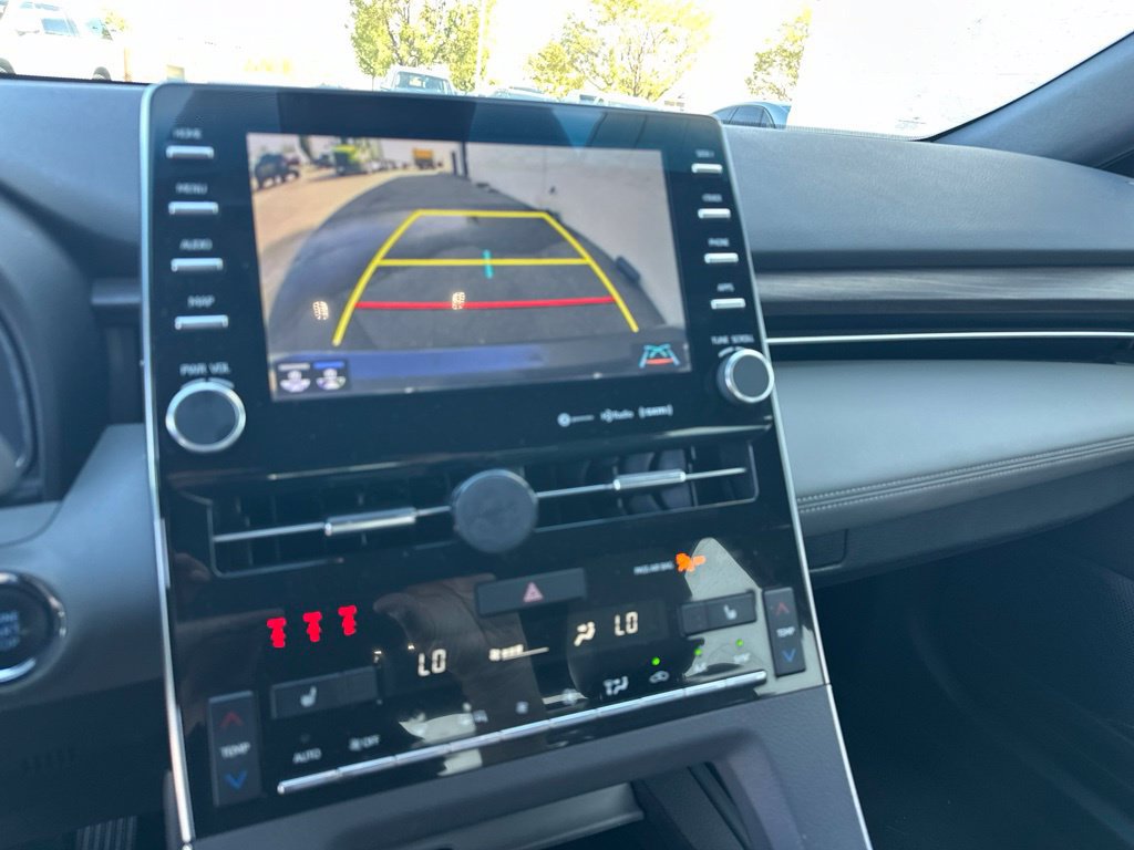 Used 2021 Toyota Avalon XLE FWD image 18