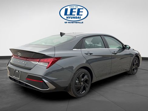 New 2026 Hyundai Elantra SEL Sport Premium FWD image 3