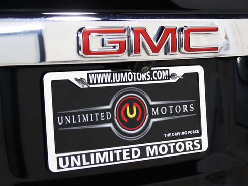 Used 2023 GMC Acadia SLE FWD image 4