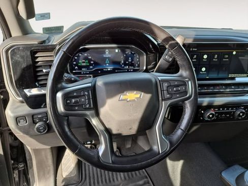 Used 2022 Chevrolet Silverado 1500 LT AWD/4WD image 13