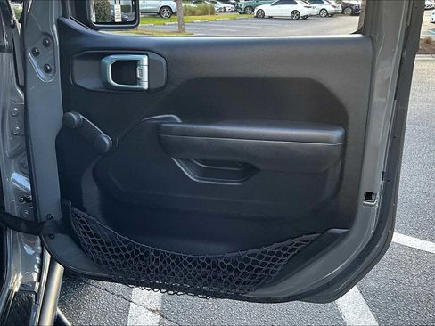 Used 2020 Jeep Gladiator Sport w/ Trailer Tow Package image 21