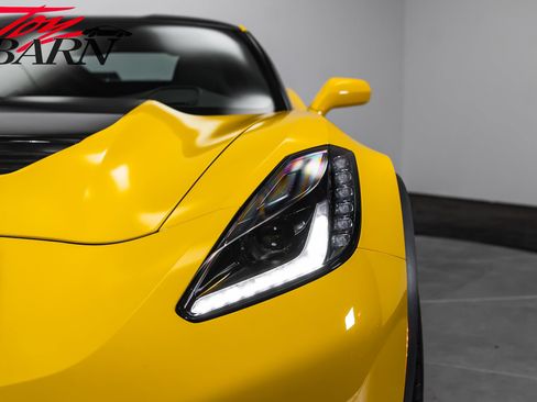 Used 2015 Chevrolet Corvette Z06 w/ 2LZ Preferred Equipment Group RWD image 18