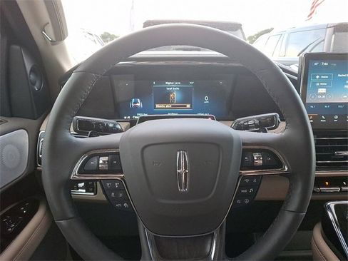 New 2024 Lincoln Navigator L Reserve image 9