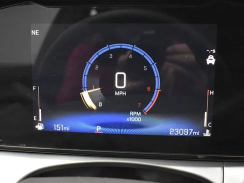 Used 2025 Chevrolet Trax LT w/ LT Convenience Package image 27