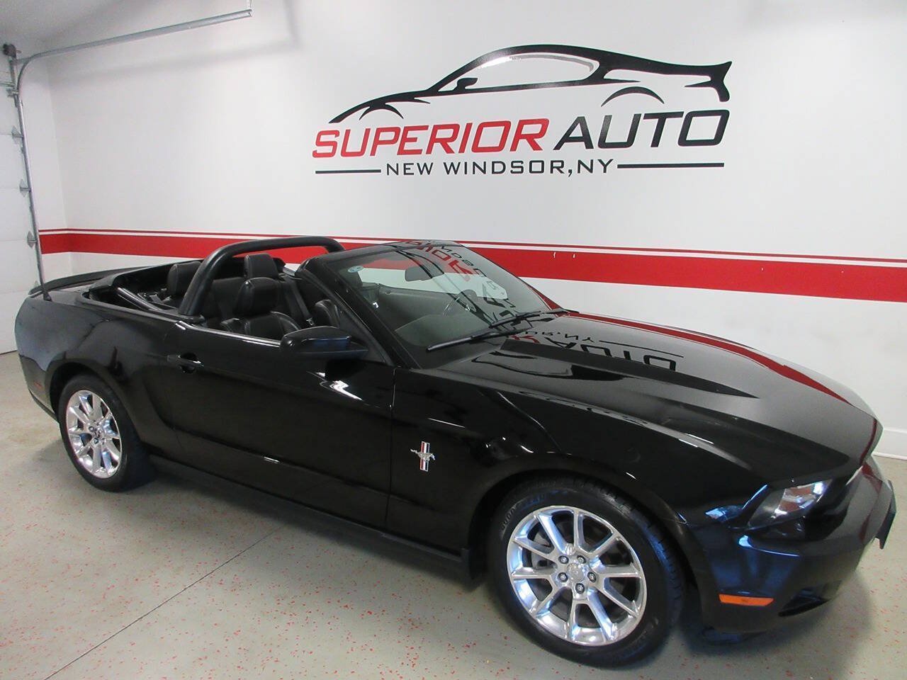 Used 2011 Ford Mustang Premium w/ 202A Rapid Spec Order Code RWD image 12