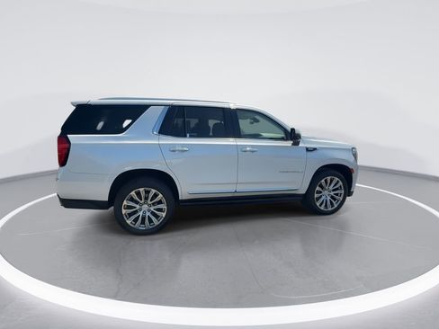Used 2022 GMC Yukon Denali w/ Denali Premium Package AWD/4WD image 9