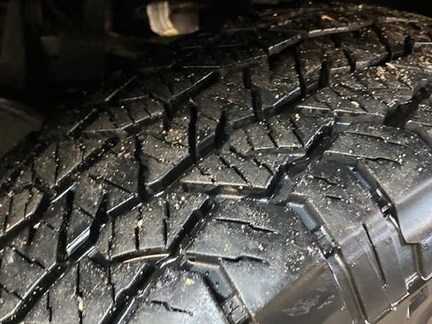 Used 2018 Chevrolet Colorado Z71 image 34