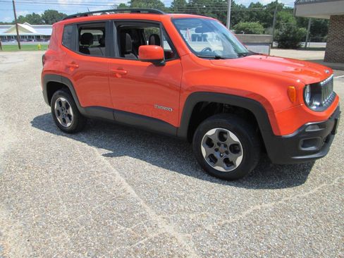Used 2015 Jeep Renegade Latitude AWD/4WD image 62