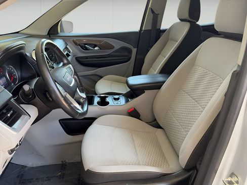 Used 2019 GMC Terrain SLE w/ Driver Convenience Package FWD image 9