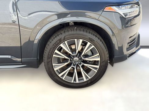 Used 2021 Volvo XC90 T6 Momentum w/ Climate Package image 12