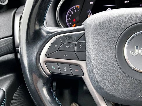 Certified 2020 Jeep Grand Cherokee Laredo image 28