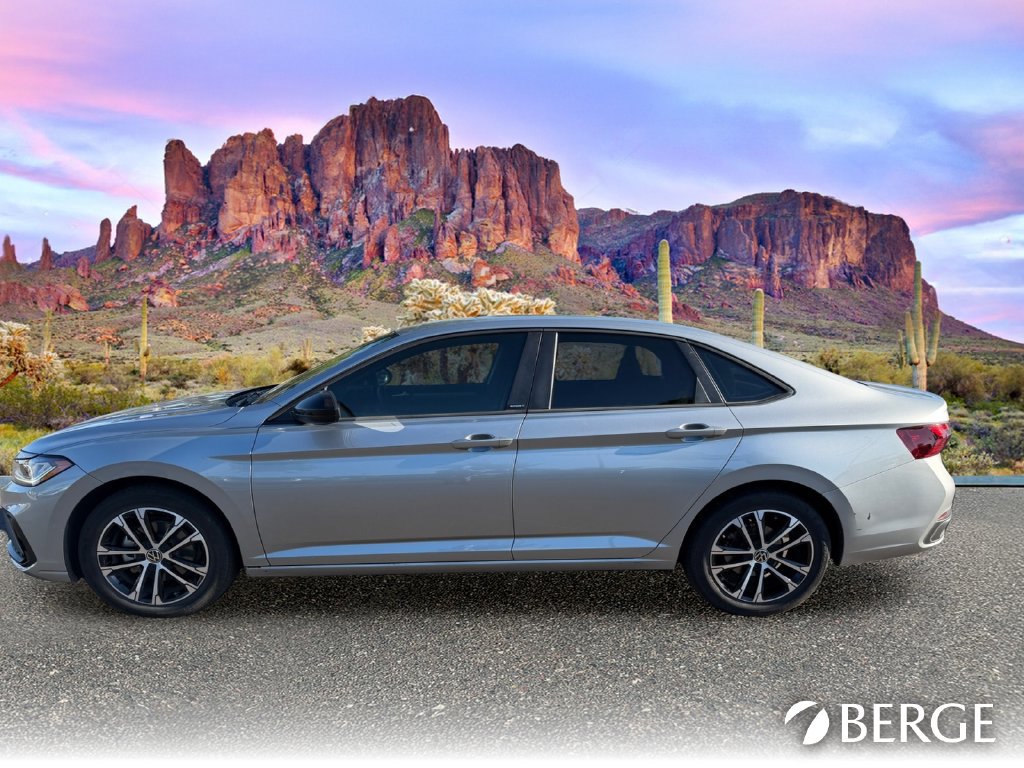 Used 2025 Volkswagen Jetta Sport FWD image 3