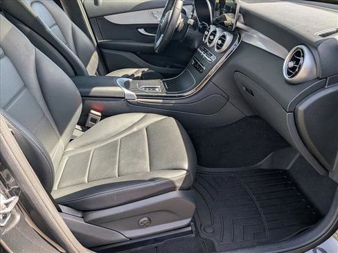 Used 2022 Mercedes-Benz GLC 300 4MATIC image 21