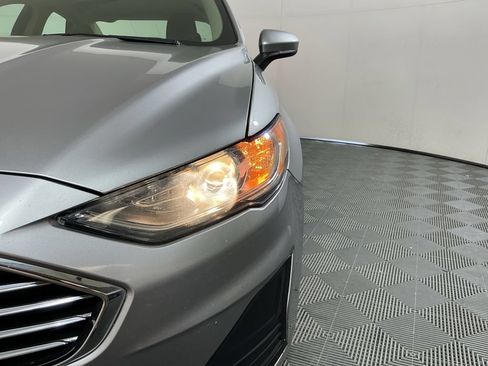 Used 2020 Ford Fusion SE FWD image 8
