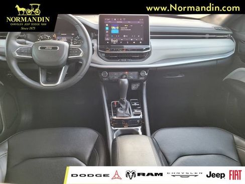 Used 2025 Jeep Compass Limited AWD/4WD image 6