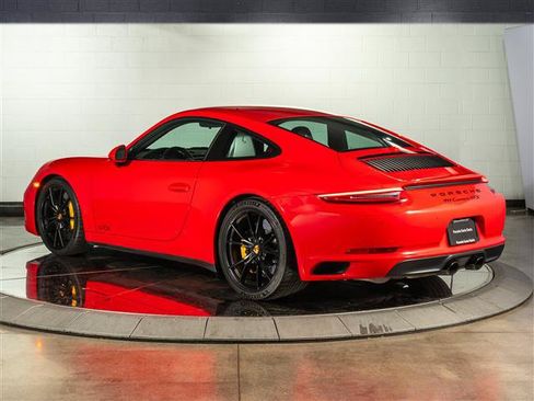 Used 2018 Porsche 911 Carrera GTS RWD image 3