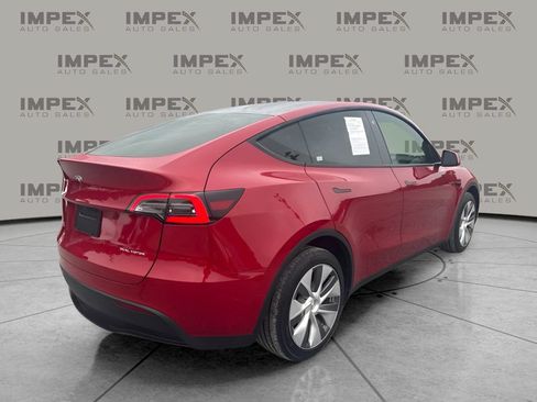 Used 2023 Tesla Model Y Long Range AWD/4WD image 3