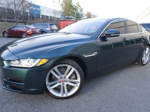 Used 2017 Jaguar XE Prestige image 3