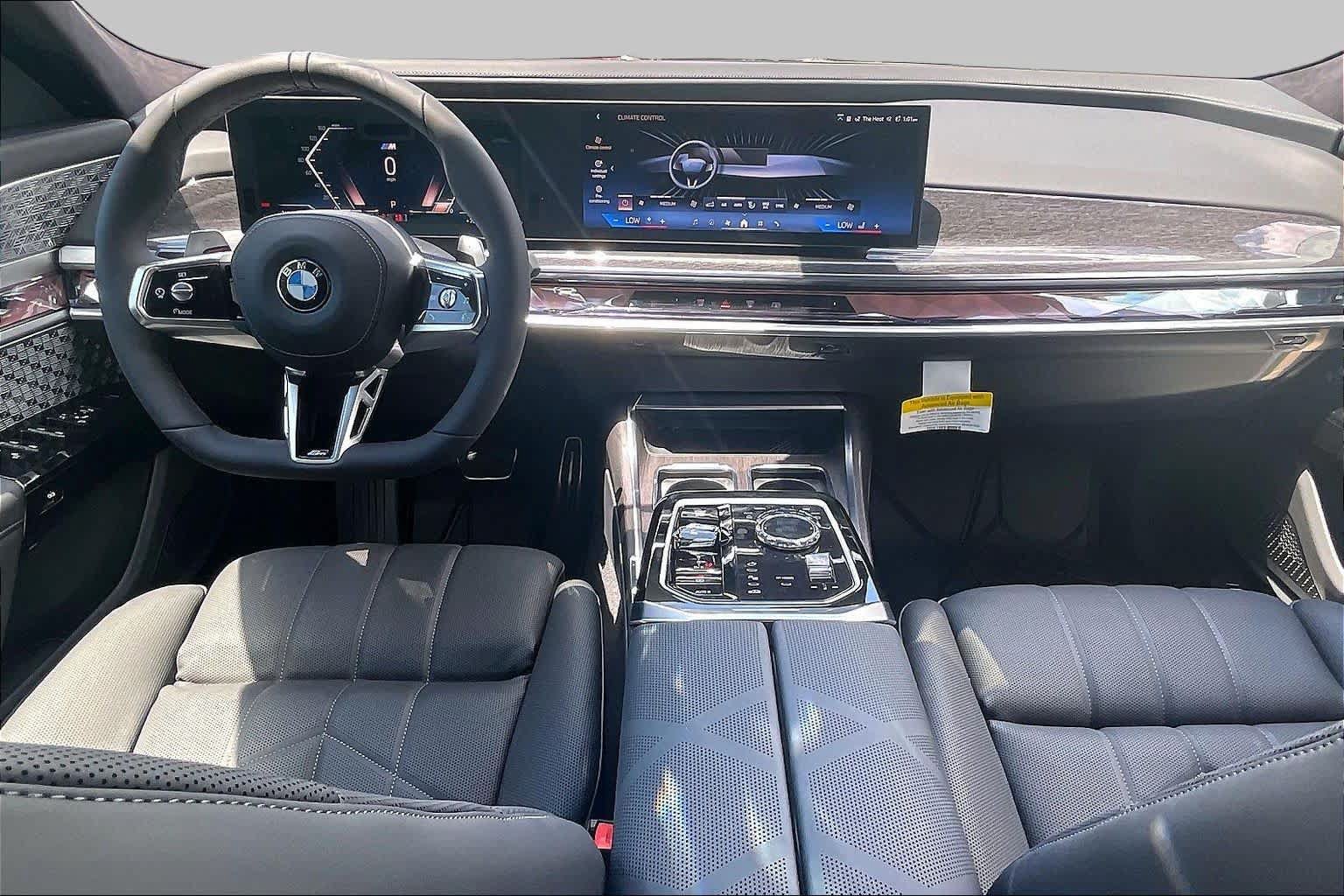 Used 2026 BMW 760i xDrive w/ Executive Package AWD/4WD image 5