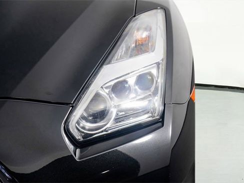 Used 2015 Nissan GT-R Premium image 22