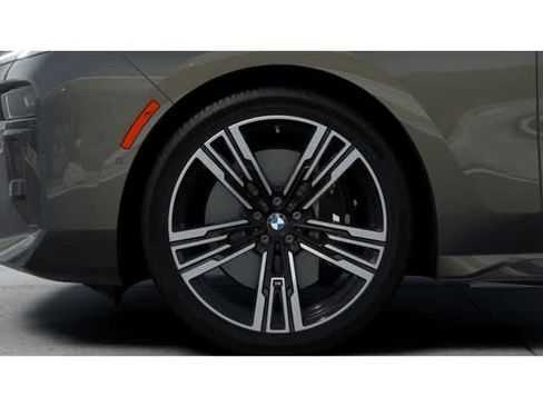 New 2026 BMW 740i xDrive w/ Luxury Rear Seating Package AWD/4WD image 7