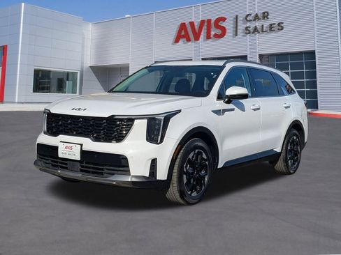 Used 2024 Kia Sorento S image 1