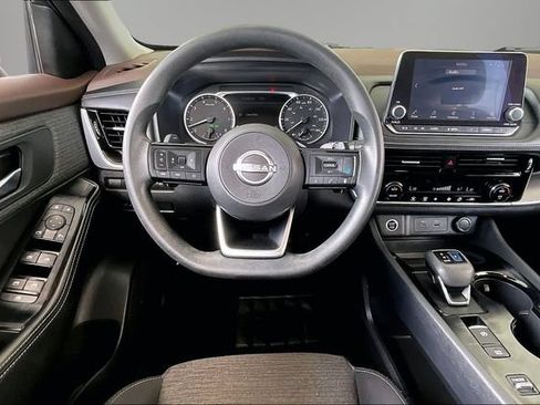 Used 2022 Nissan Rogue SV FWD image 8
