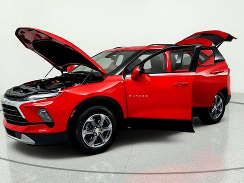 Used 2024 Chevrolet Blazer LT w/ Convenience Package AWD/4WD image 9