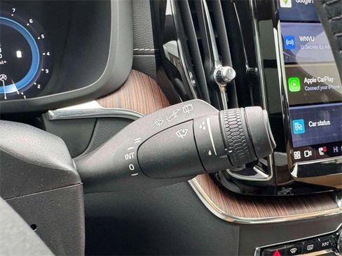 Used 2022 Volvo XC60 B5 Inscription w/ Advanced Package image 26