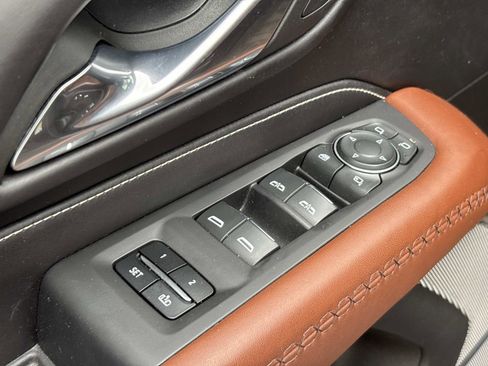 Used 2023 GMC Yukon Denali Ultimate image 13