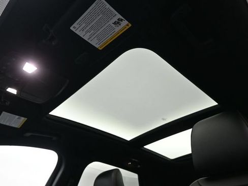 Certified 2024 Ford Edge ST-Line AWD/4WD image 11