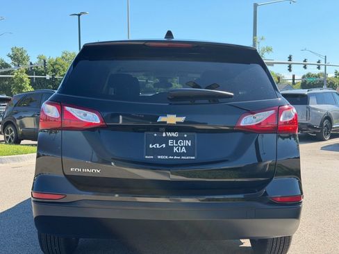 Used 2020 Chevrolet Equinox LS w/ LS Convenience Package FWD image 4