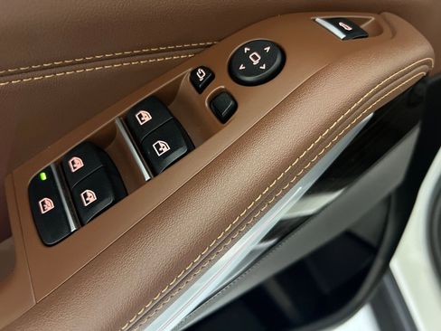 Used 2025 BMW X5 sDrive40i w/ Premium Package image 22