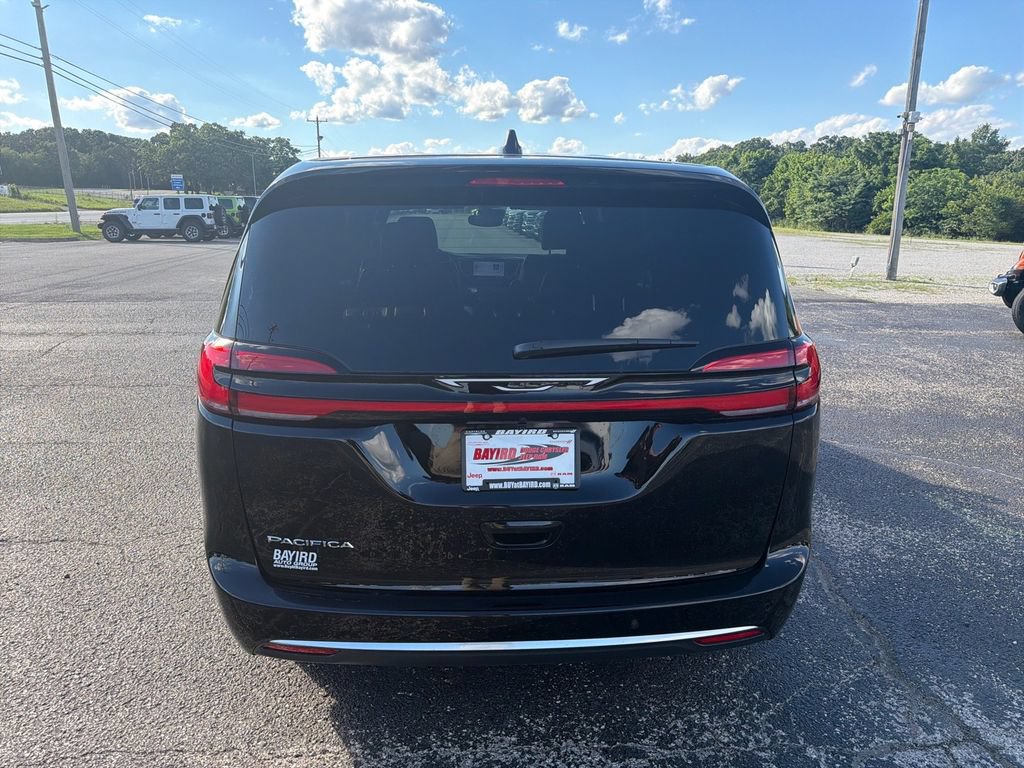 New 2027 Chrysler Pacifica Select w/ Family Tech Group FWD image 7