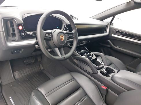 Certified 2024 Porsche Cayenne Coupe AWD/4WD image 18