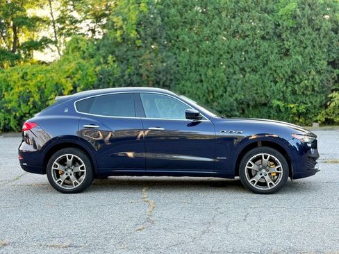 Used 2018 Maserati Levante GranLusso AWD/4WD image 49