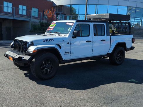 Used 2022 Jeep Gladiator Willys image 3