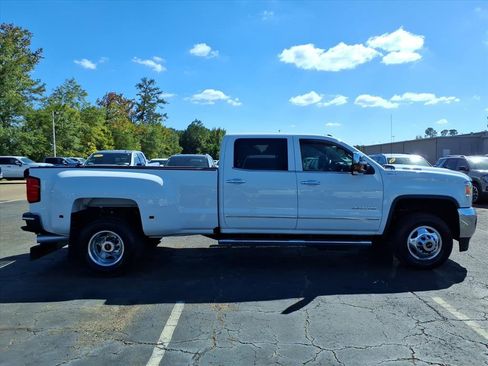 Used 2017 GMC Sierra 3500 SLT w/ Duramax Plus Package image 3